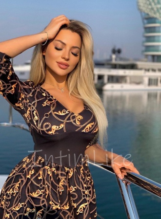 Студентка Эро массаж в 4 руки №29183, 32 лет